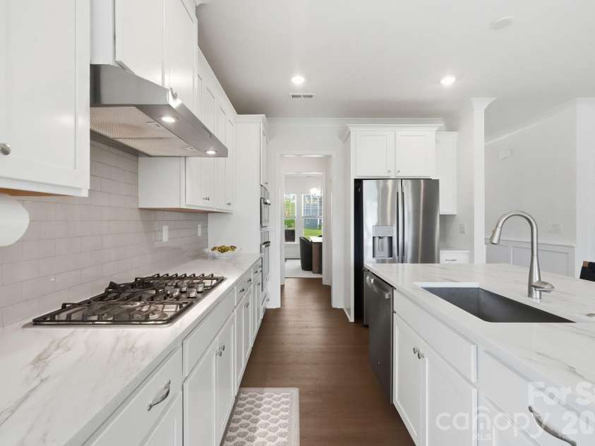 8625 Bridgegate Drive, Huntersville, NC 28078.  MLS# CAR4406961, YatesRealty ID 40265. 