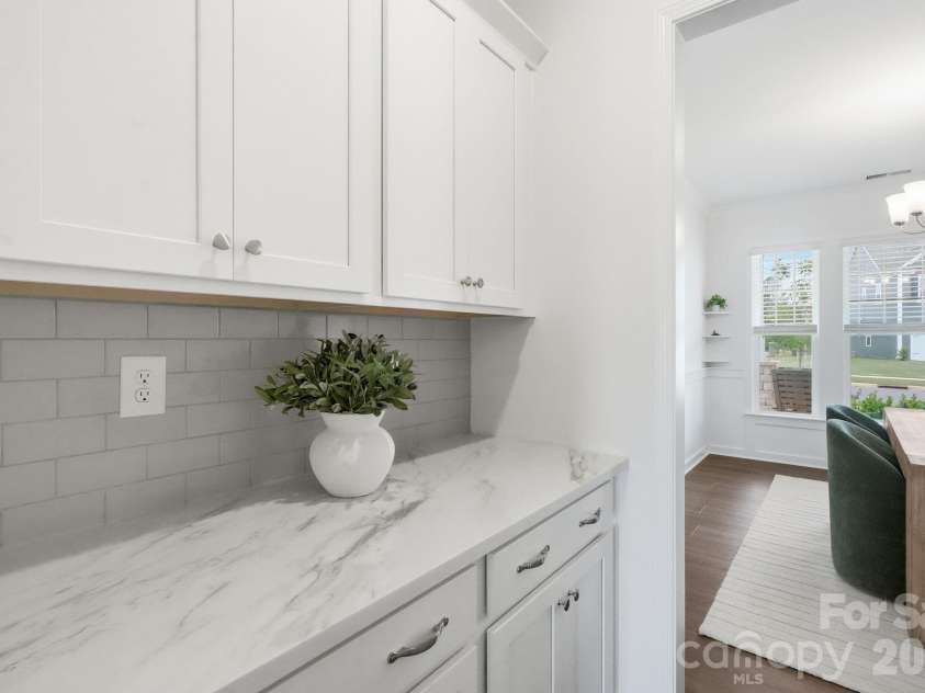 8625 Bridgegate Drive, Huntersville, NC 28078.  MLS# CAR4406961, YatesRealty ID 40265. 