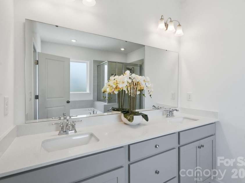 8625 Bridgegate Drive, Huntersville, NC 28078.  MLS# CAR4406961, YatesRealty ID 40265. 