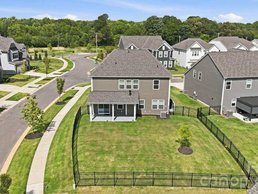 8625 Bridgegate Drive, Huntersville, NC 28078.  MLS# CAR4406961, YatesRealty ID 40265. 
