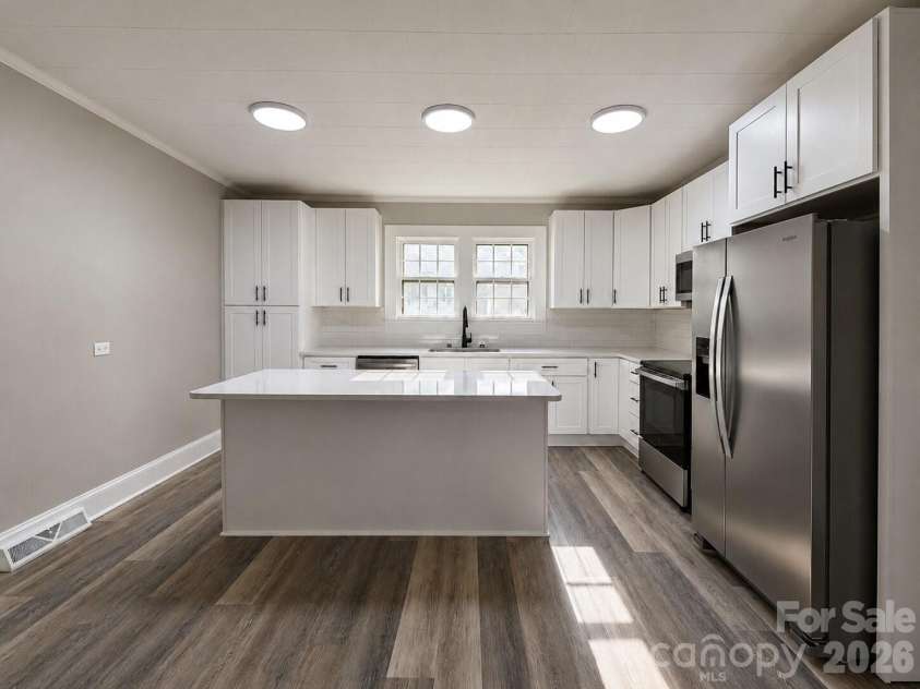 113 Mountain View Street, Morganton, NC 28655.  MLS# CAR4407157, YatesRealty ID 40267. 