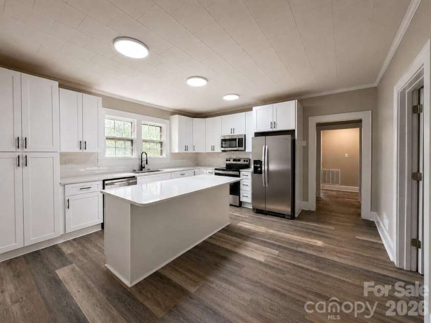 113 Mountain View Street, Morganton, NC 28655.  MLS# CAR4407157, YatesRealty ID 40267. 