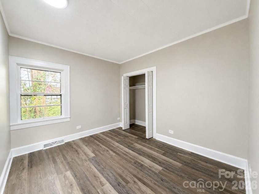 113 Mountain View Street, Morganton, NC 28655.  MLS# CAR4407157, YatesRealty ID 40267. 