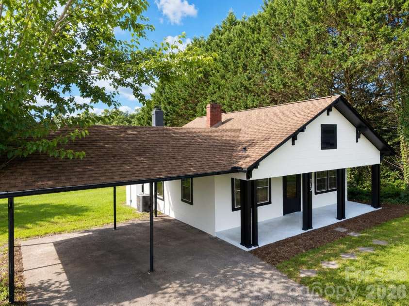 113 Mountain View Street, Morganton, NC 28655.  MLS# CAR4407157, YatesRealty ID 40267. 