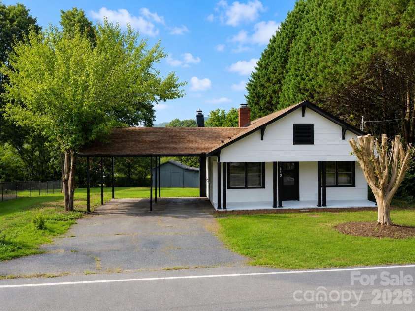 113 Mountain View Street, Morganton, NC 28655.  MLS# CAR4407157, YatesRealty ID 40267. 