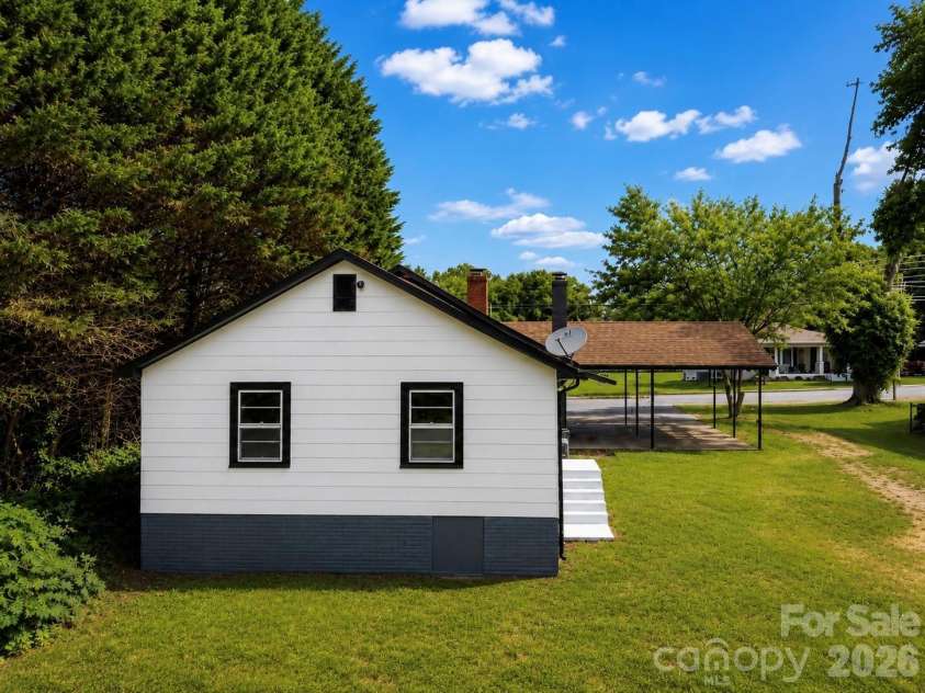 113 Mountain View Street, Morganton, NC 28655.  MLS# CAR4407157, YatesRealty ID 40267. 