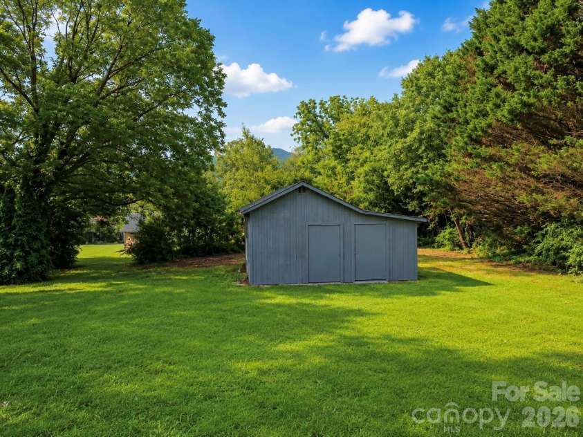 113 Mountain View Street, Morganton, NC 28655.  MLS# CAR4407157, YatesRealty ID 40267. 
