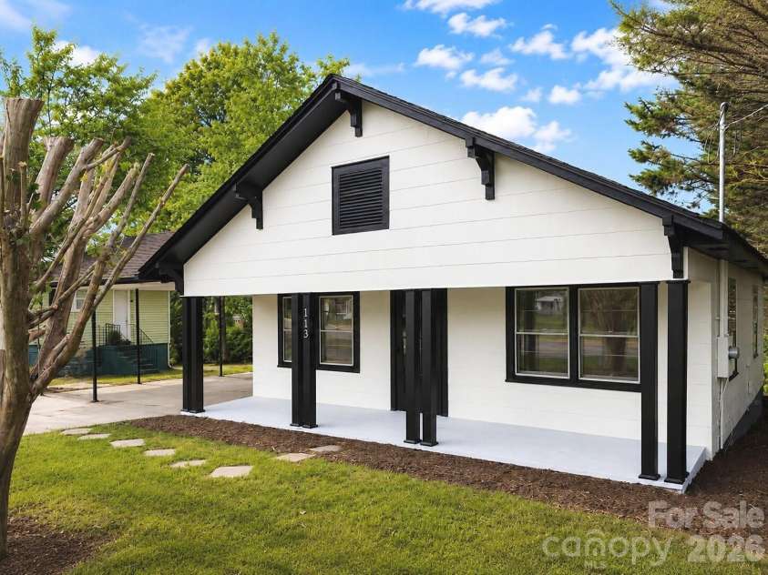 113 Mountain View Street, Morganton, NC 28655.  MLS# CAR4427591, YatesRealty ID 40267. 