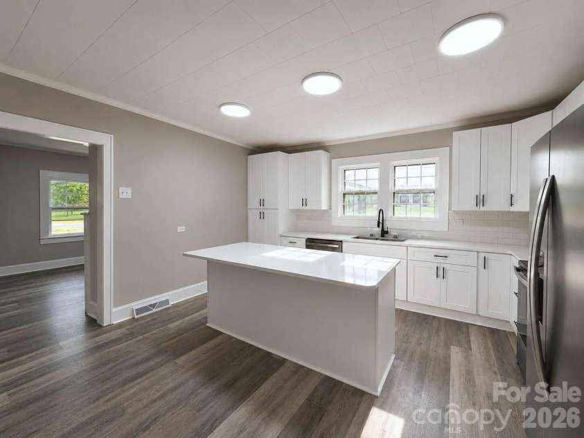113 Mountain View Street, Morganton, NC 28655.  MLS# CAR4427591, YatesRealty ID 40267. 