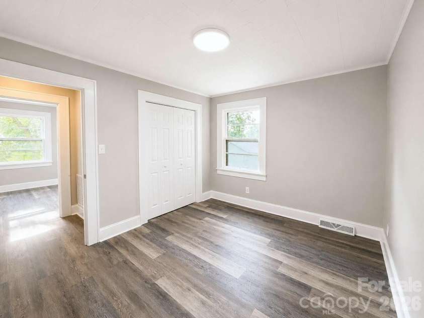 113 Mountain View Street, Morganton, NC 28655.  MLS# CAR4427591, YatesRealty ID 40267. 