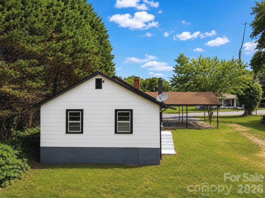 113 Mountain View Street, Morganton, NC 28655.  MLS# CAR4427591, YatesRealty ID 40267. 