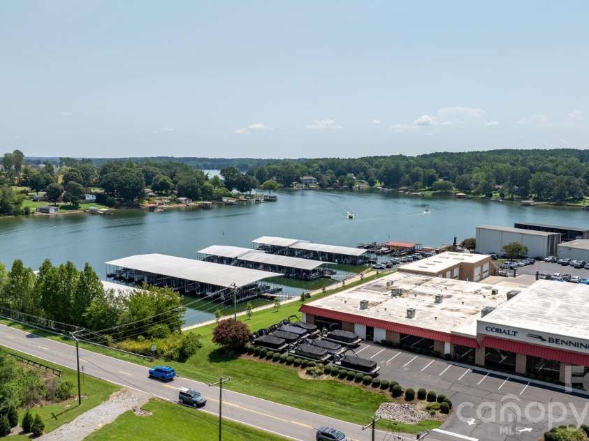 4455 Reed Creek Drive, Sherrills Ford, NC 28673.  MLS# CAR4413608, YatesRealty ID 40268. 