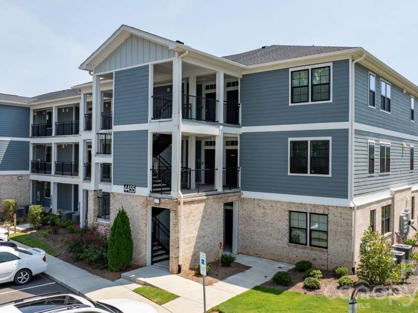 4455 Reed Creek Drive, Sherrills Ford, NC 28673.  MLS# CAR4413608, YatesRealty ID 40268. 