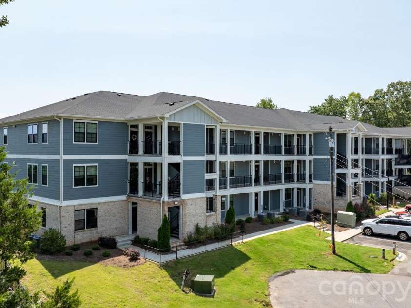 4455 Reed Creek Drive, Sherrills Ford, NC 28673.  MLS# CAR4413608, YatesRealty ID 40268. 