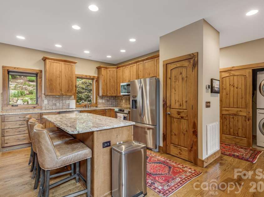 138 Bear Paw Drive, Brevard, NC 28712.  MLS# CAR4407523, YatesRealty ID 40269. 