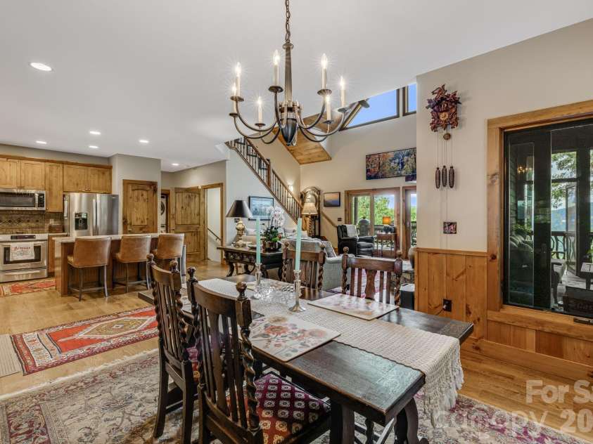 138 Bear Paw Drive, Brevard, NC 28712.  MLS# CAR4407523, YatesRealty ID 40269. 