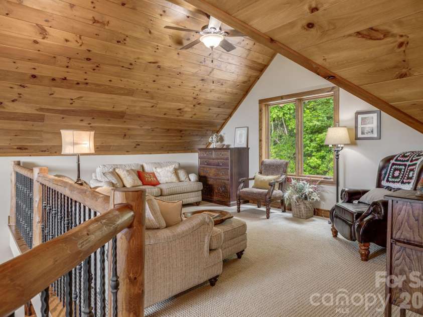 138 Bear Paw Drive, Brevard, NC 28712.  MLS# CAR4407523, YatesRealty ID 40269. 