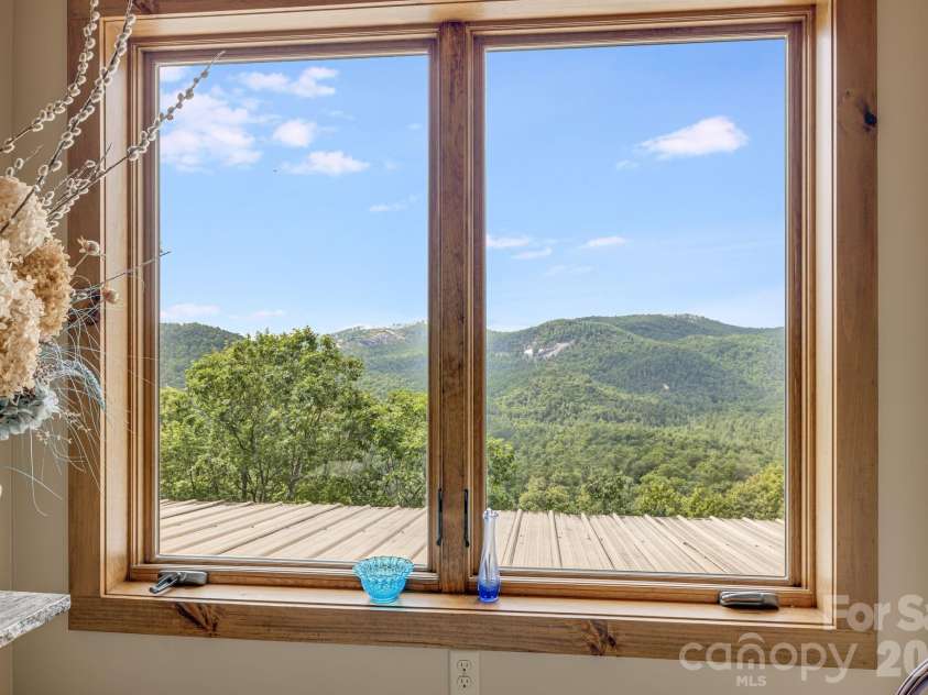 138 Bear Paw Drive, Brevard, NC 28712.  MLS# CAR4407523, YatesRealty ID 40269. 