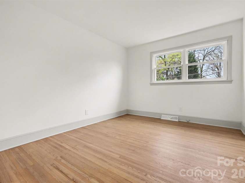 1749 Archdale Drive, Charlotte, NC 28210.  MLS# CAR4357388, YatesRealty ID 4027. 