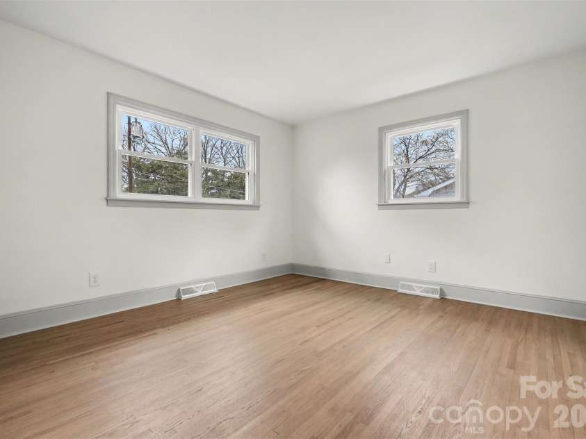 1749 Archdale Drive, Charlotte, NC 28210.  MLS# CAR4357388, YatesRealty ID 4027. 