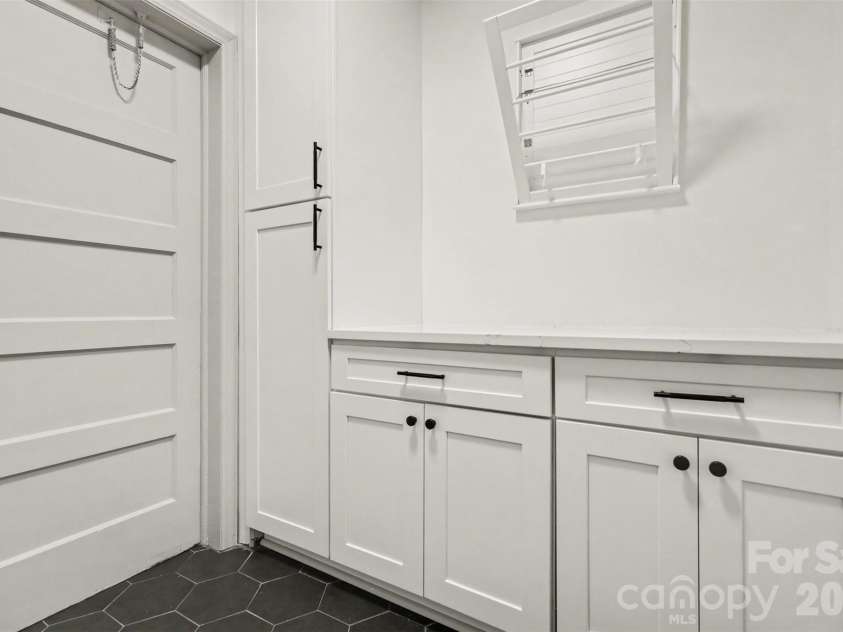 1749 Archdale Drive, Charlotte, NC 28210.  MLS# CAR4357388, YatesRealty ID 4027. 