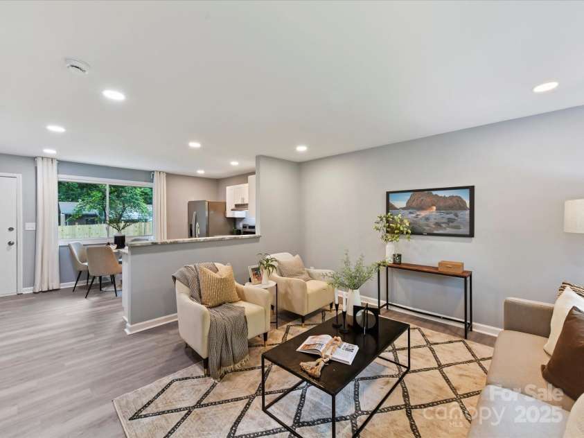 2508 Carrington Court, Charlotte, NC 28208.  MLS# CAR4288824, YatesRealty ID 4027. Open floor plan living room 
