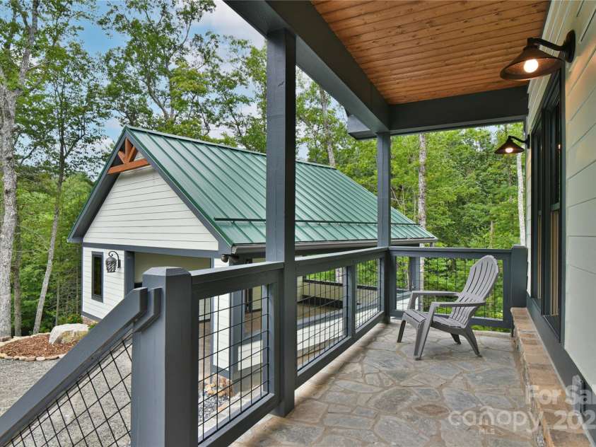 401 Moonbeam Crossing, Marshall, NC 28753.  MLS# CAR4241543, YatesRealty ID 4027. 