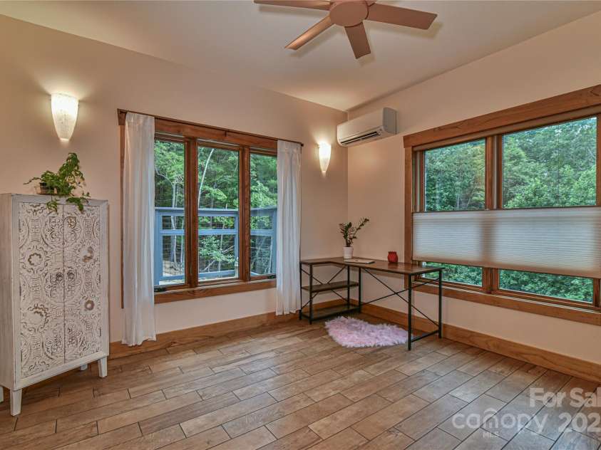 401 Moonbeam Crossing, Marshall, NC 28753.  MLS# CAR4241543, YatesRealty ID 4027. 