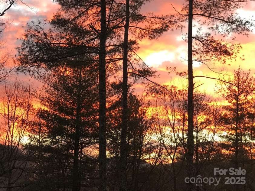 401 Moonbeam Crossing, Marshall, NC 28753.  MLS# CAR4241543, YatesRealty ID 4027. 