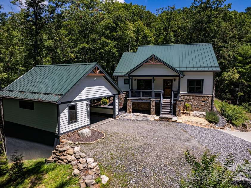 401 Moonbeam Crossing, Marshall, NC 28753.  MLS# CAR4241543, YatesRealty ID 4027. 