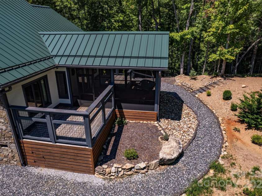 401 Moonbeam Crossing, Marshall, NC 28753.  MLS# CAR4241543, YatesRealty ID 4027. 