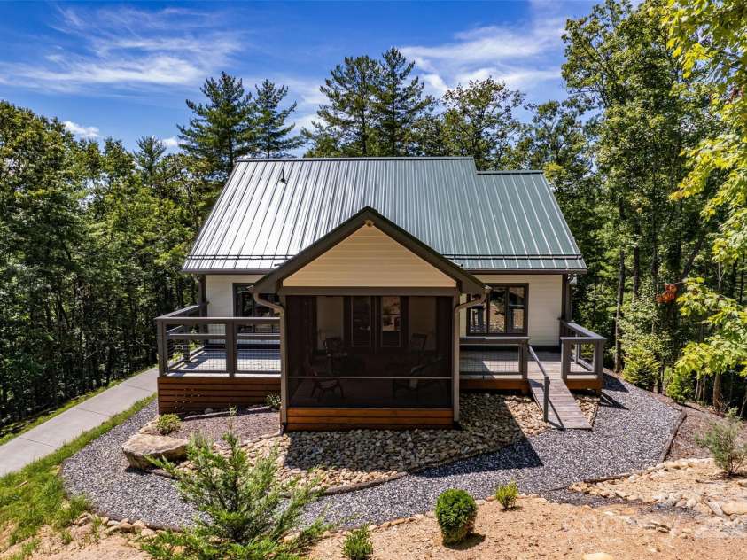 401 Moonbeam Crossing, Marshall, NC 28753.  MLS# CAR4241543, YatesRealty ID 4027. 