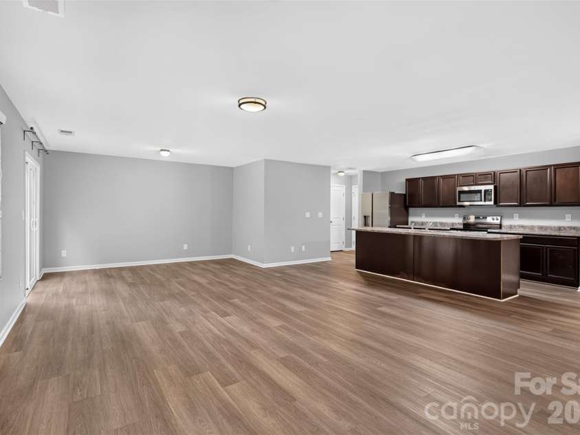 1648 Hooper Court, Charlotte, NC 28212.  MLS# CAR4408501, YatesRealty ID 40270. 