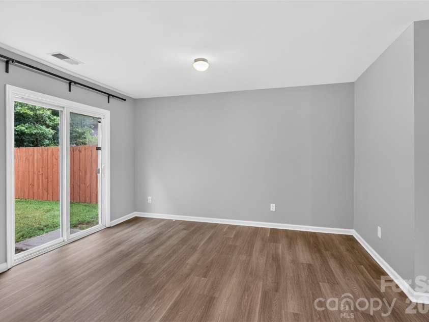 1648 Hooper Court, Charlotte, NC 28212.  MLS# CAR4408501, YatesRealty ID 40270. 