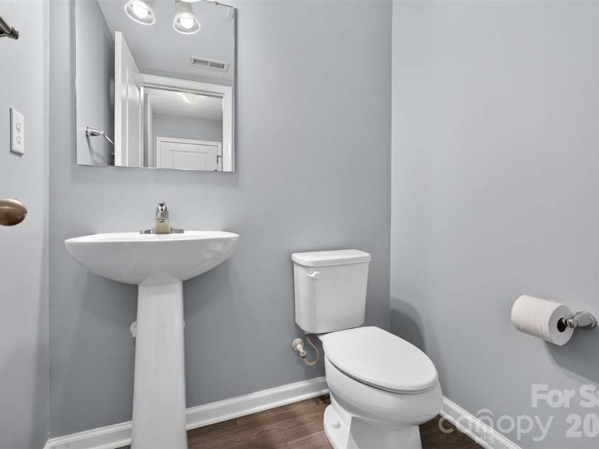 1648 Hooper Court, Charlotte, NC 28212.  MLS# CAR4408501, YatesRealty ID 40270. 