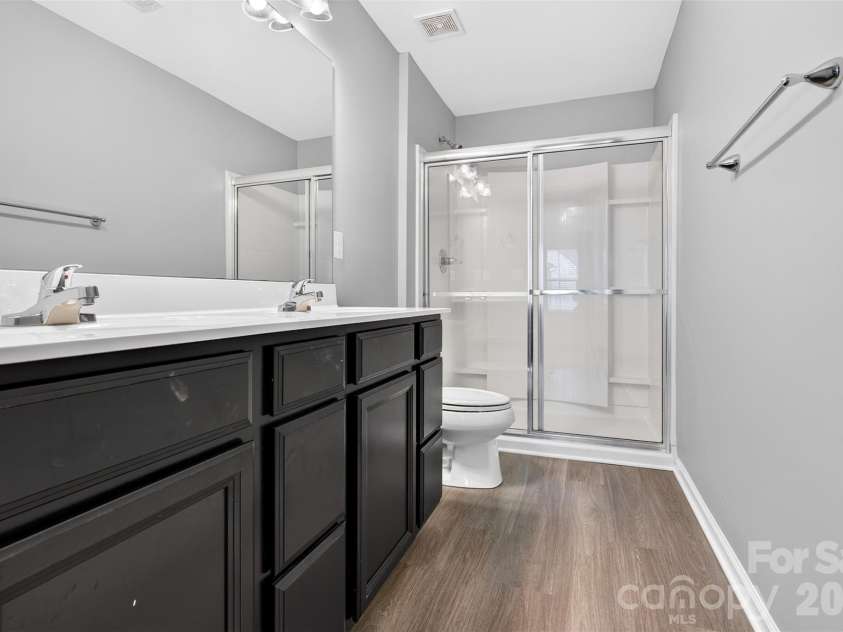 1648 Hooper Court, Charlotte, NC 28212.  MLS# CAR4408501, YatesRealty ID 40270. 