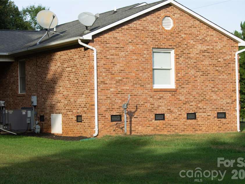 2889 Shiloh Unity Road, Lancaster, SC 29720.  MLS# CAR4402120, YatesRealty ID 40274. 
