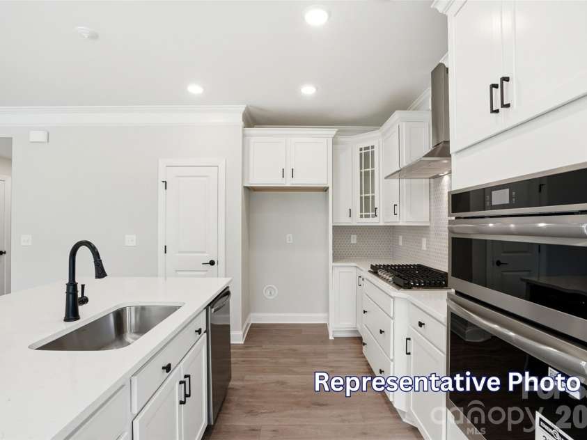 128 Swing Way, Troutman, NC 28166.  MLS# CAR4391618, YatesRealty ID 40277. Kitchen