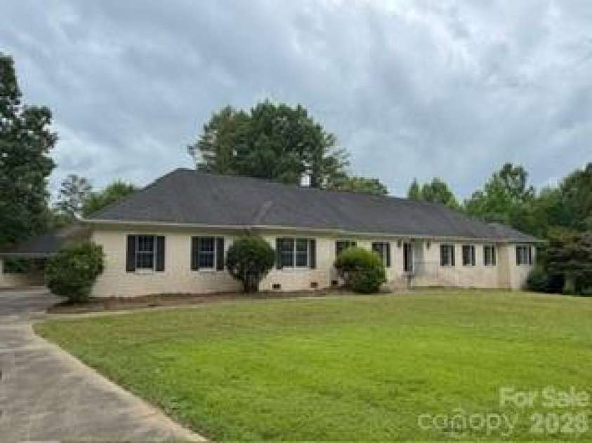 128 Temple Lane, Blacksburg, SC 29702.  MLS# CAR4391169, YatesRealty ID 40278. 