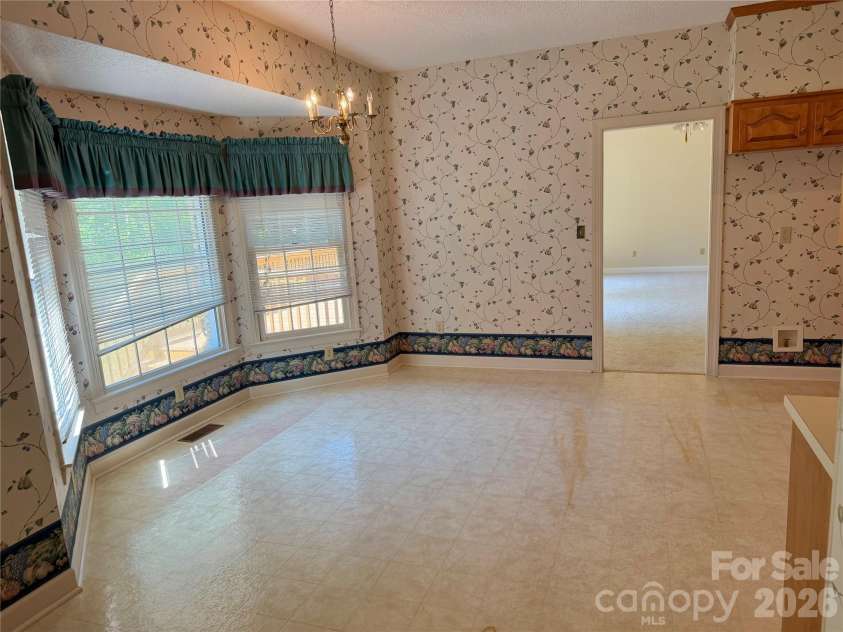 128 Temple Lane, Blacksburg, SC 29702.  MLS# CAR4391169, YatesRealty ID 40278. 