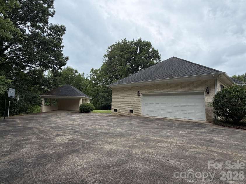 128 Temple Lane, Blacksburg, SC 29702.  MLS# CAR4391169, YatesRealty ID 40278. 