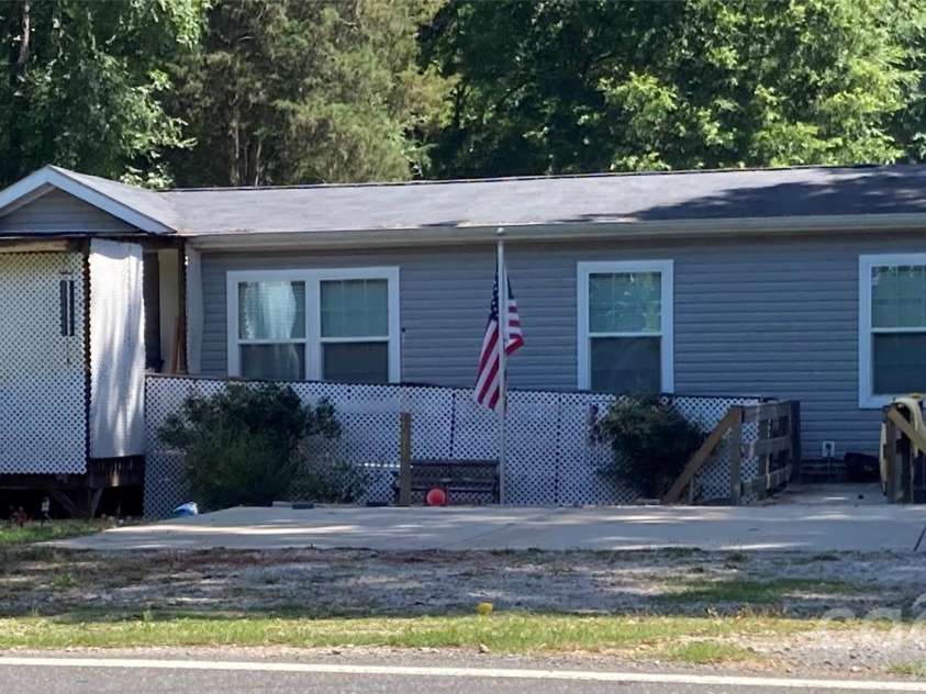 3761 & 3767 Walker Road, Rock Hill, SC 29730.  MLS# CAR4407796, YatesRealty ID 40280. 2018 Double - Wide
