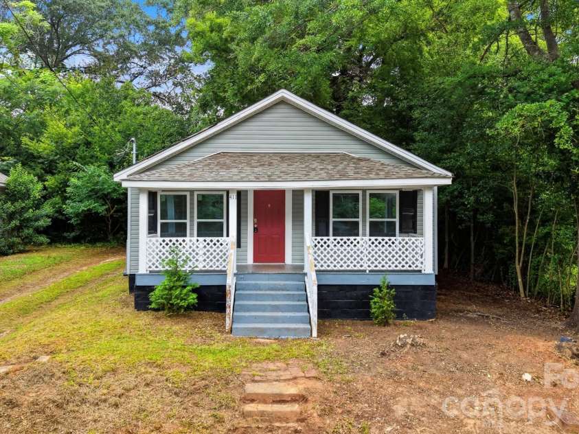 411 Orange Street, Shelby, NC 28150.  MLS# CAR4408504, YatesRealty ID 40281. 