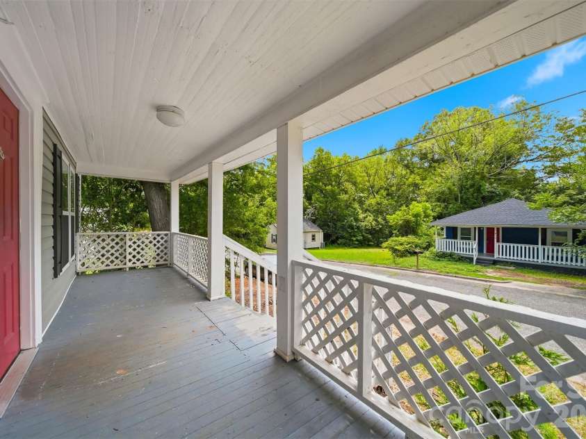 411 Orange Street, Shelby, NC 28150.  MLS# CAR4408504, YatesRealty ID 40281. 