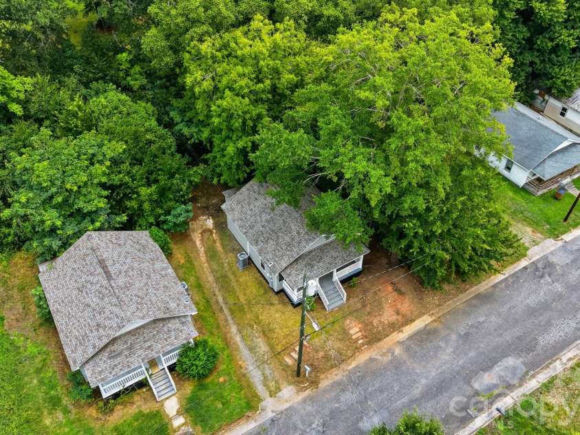 411 Orange Street, Shelby, NC 28150.  MLS# CAR4408504, YatesRealty ID 40281. 