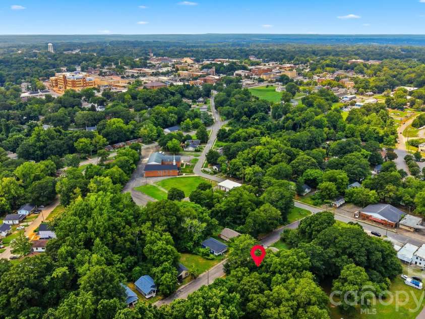 411 Orange Street, Shelby, NC 28150.  MLS# CAR4408504, YatesRealty ID 40281. 