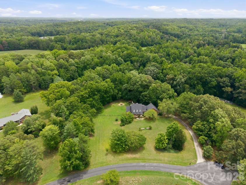 465 Baymount Drive, Salisbury, NC 28144.  MLS# CAR4406559, YatesRealty ID 40284. 