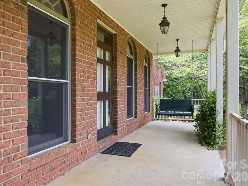 465 Baymount Drive, Salisbury, NC 28144.  MLS# CAR4406559, YatesRealty ID 40284. 