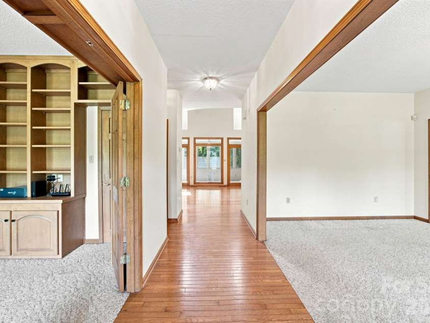 465 Baymount Drive, Salisbury, NC 28144.  MLS# CAR4406559, YatesRealty ID 40284. 