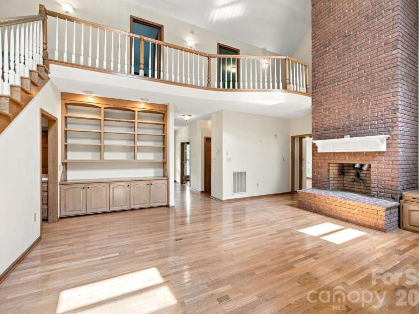 465 Baymount Drive, Salisbury, NC 28144.  MLS# CAR4406559, YatesRealty ID 40284. 
